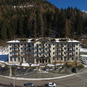 Palace Pontedilegno Resort Понте-ди-Леньо Exterior photo