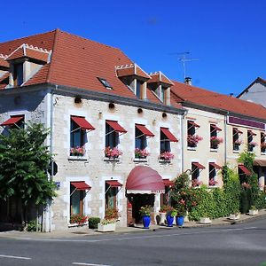 Hotel De La Loire Сент-Сатюр Exterior photo