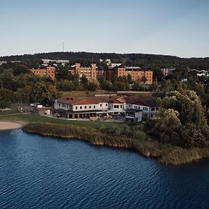 Hasse Pa Sjoekanten Hotell & Restaurang Йёнчёпинг Exterior photo