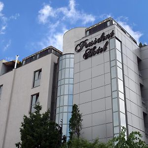 President Hotel Бакэу Exterior photo