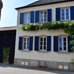 Отель Gaestehaus & Weingut Gehrig Weisenheim am Sand Exterior photo