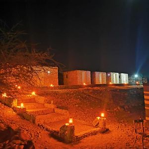 Отель Wadi Ghwere Camp مخيم وادي الغوير Feynan Exterior photo