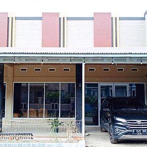 Отель Reddoorz Syariah Near Danau Tes Bengkulu Exterior photo