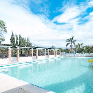Reddoorz @ Royal Grande Beach Resort Батангас Exterior photo