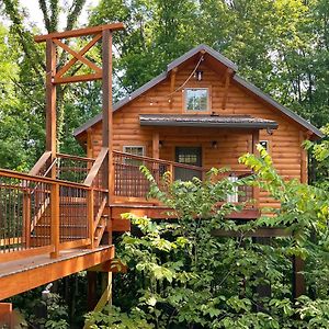 Вилла Treehouse #0 By Amish Country Lodging Миллерсберг Exterior photo