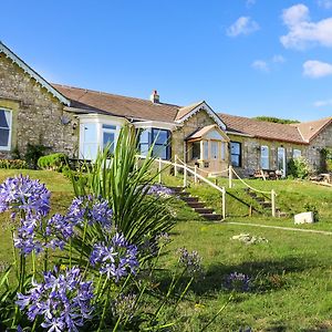 Needles Cottage Totland  Exterior photo