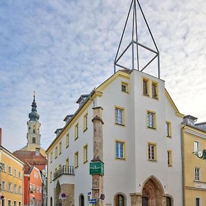 Stadthotel Шердинг Exterior photo