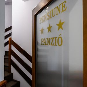 Отель Juliu'S Panzio Csikszereda Exterior photo