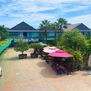 Отель Khach San Vuon Cau & Khu Vui Choi Giai Tri Sala Tay Ninh Exterior photo