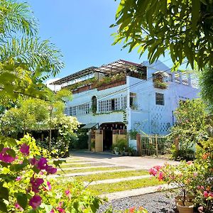 Balai Tinay Guesthouse Легаспи Exterior photo