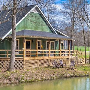 Bright Green Gables Cabin Hike, Swim And Bbq Lewisburg Exterior photo