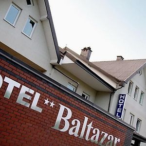 Hotel Baltazar Пултуск Exterior photo