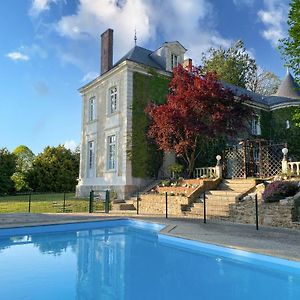 Bed and Breakfast Chateau De Montaupin Oize Exterior photo