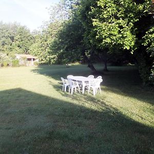 Отель Rowland'S French Retreat La Rochebeaucourt-et-Argentine Exterior photo