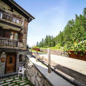 Bed and Breakfast Antica Casa Di Montagna Maison Bovard Вальгризанш Exterior photo