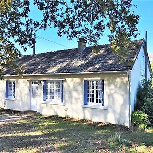 Вилла Charming House With Fireplace Couleuvre Exterior photo