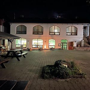 Restaurace A Penzion U Svate Barbory Усти-над-Лабем Exterior photo
