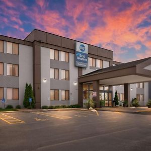 Отель Best Western Waukesha Grand Pewaukee Exterior photo