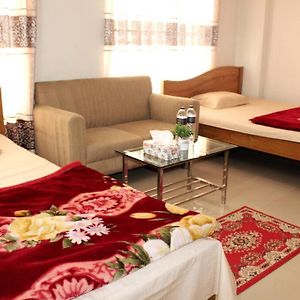 Calm & Cozy Guest Room With Free Breakfast-Parking Дакка Exterior photo