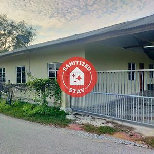 Oyo 90577 Safi Homestay Куала-Тренгану Exterior photo