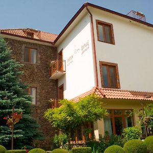 Гостиница Мирав Горис Exterior photo