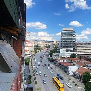 Etern Stays - Downtown Apartment Приштина Exterior photo