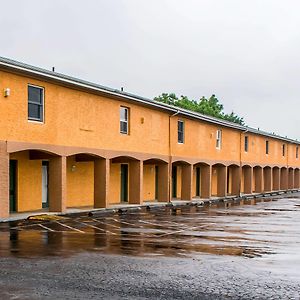 Rodeway Inn Amish Country Ланкастер Exterior photo