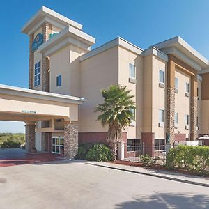 Отель La Quinta By Wyndham Mathis Exterior photo