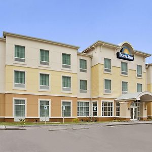 Days Inn By Wyndham Виктория Exterior photo