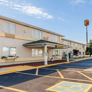 Отель Super 8 By Wyndham Ionia Mi Exterior photo