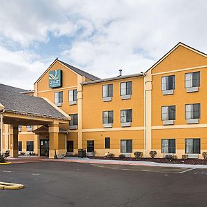 Quality Inn & Suites Near I-80 And I-294 Харви Exterior photo