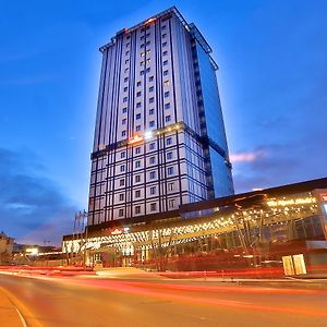 Отель Tryp By Wyndham Istanbul Basin Ekspres Exterior photo