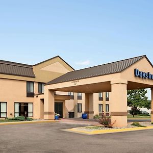 Days Inn By Wyndham Фарго Exterior photo