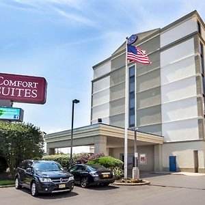 Comfort Suites At Woodbridge Авенел Exterior photo