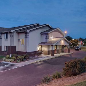 Мотель Super 8 By Wyndham Christiansburg/Blacksburg Area Exterior photo