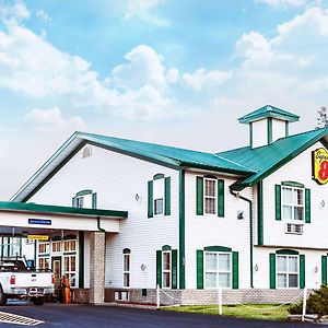 Отель Super 8 By Wyndham 100 Mile House Exterior photo