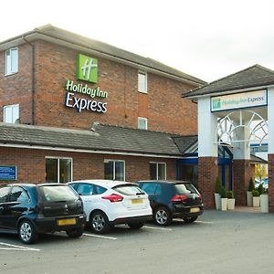 Holiday Inn Express Lichfield, An Ihg Hotel Exterior photo
