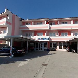 Rooms With A Parking Space Oroslavje, Zagorje - 15384 Exterior photo