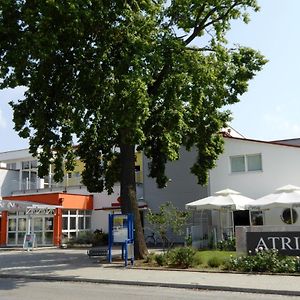 Отель Atrium Gaestezimmer Und Restaurant - Hohenau An Der March Exterior photo