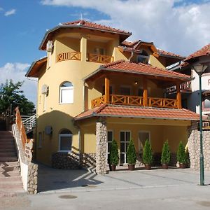 Апартаменты Vila Simic Srebrno Jezero Ostrovo Exterior photo