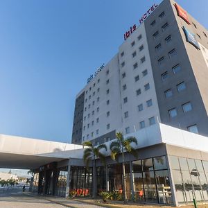 Отель Ibis Lorena - Circuito Da Fe Exterior photo