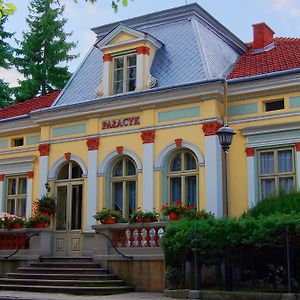 Bed and Breakfast Pensjonat Palacyk Ланьцут Exterior photo