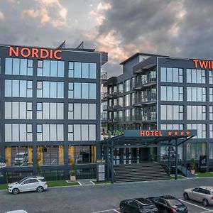 Hotel Nordic Twins Рэдэуци Exterior photo