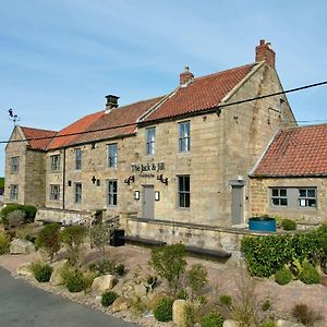 The Jack And Jill Coaching Inn Солтберн-бай-те-Си Exterior photo