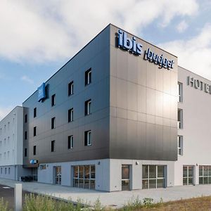 Отель Ibis Budget Mont De Marsan Exterior photo