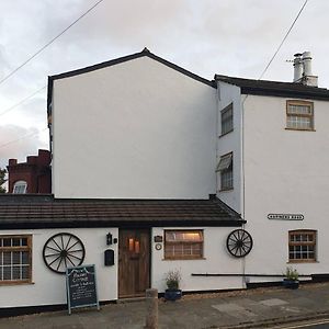 Stunning Quirky 2-Bed Cottage In New Brighton Уолласи Exterior photo