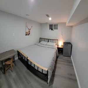 Guest House Basement - Master Bedrooms In Bayview Village Торонто Exterior photo