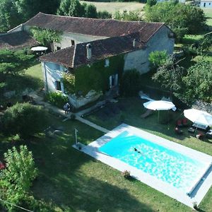 Bed and Breakfast Les Granges De La Leigne, Ruffec Condac Exterior photo