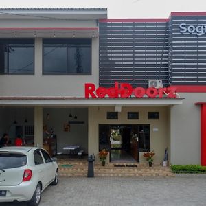 Отель Reddoorz Near Kampus Ump Purwokerto 2 Sumbang Exterior photo