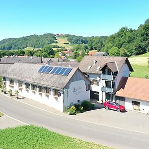 Отель Gasthof Zum Wallner Kalch Exterior photo